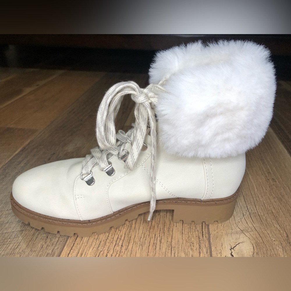 Esprit Lace Up Faux Fur Collar Suede Off White Boots Size 8.5 - Picture 7 of 11